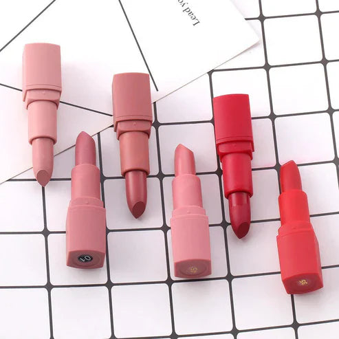 🔥 Velvet Kiss Lipstick Set – Soft, Bold & Beautiful